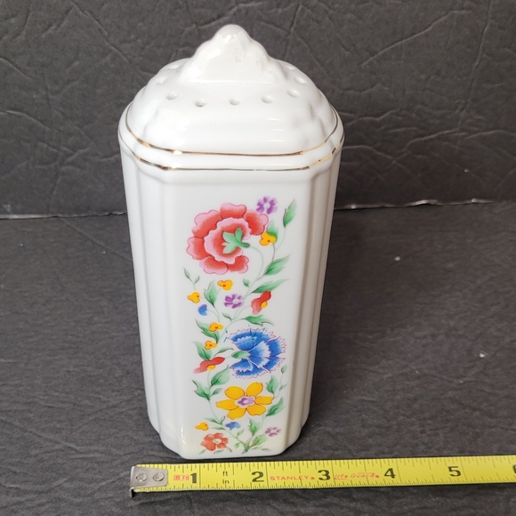 Beautiful Porcelain Baby Powder Shaker Floral Motif Made in Japan Excellent - Picture 11 of 14